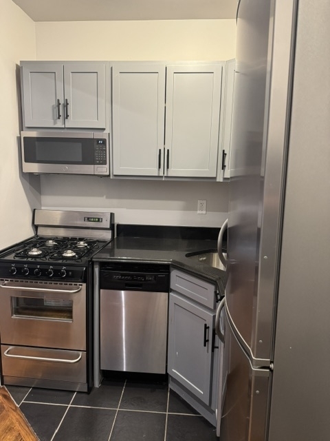 416 East 13th Street - Photo 6