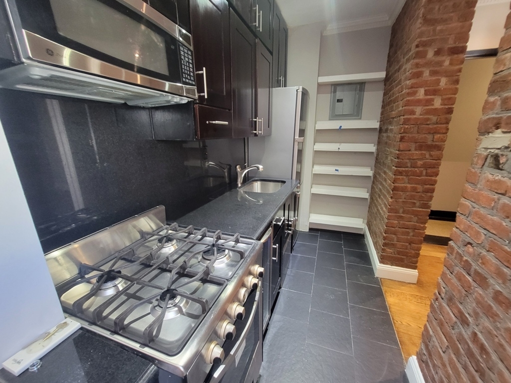334 East 100th Street - Photo 5
