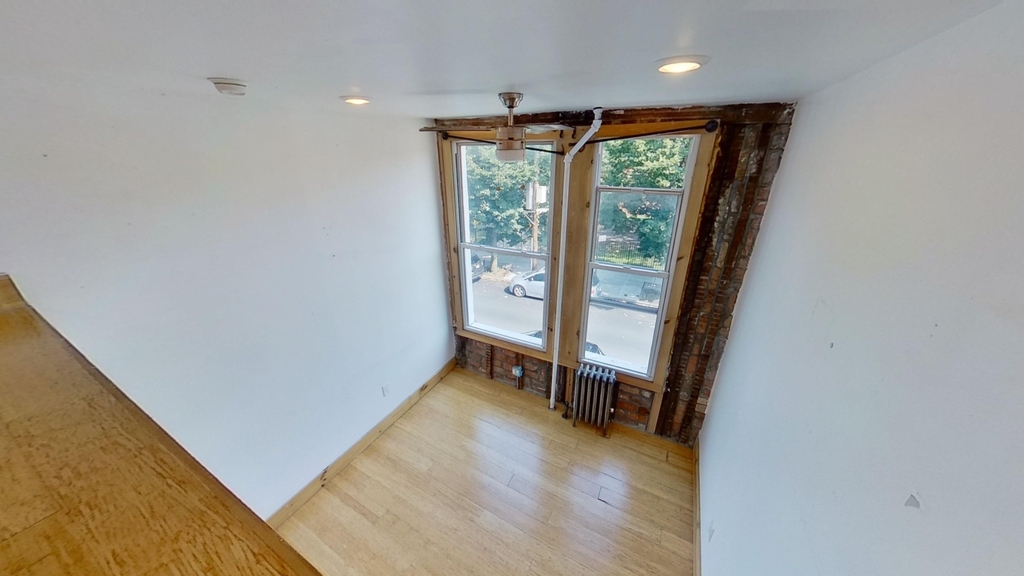 119 Weirfield Street - Photo 0