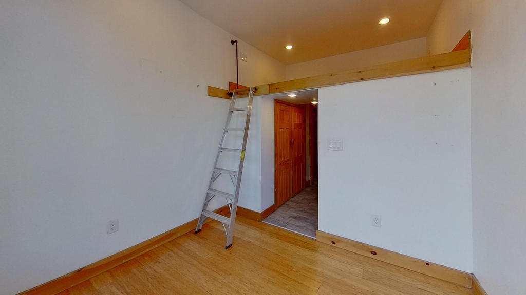 119 Weirfield Street - Photo 2