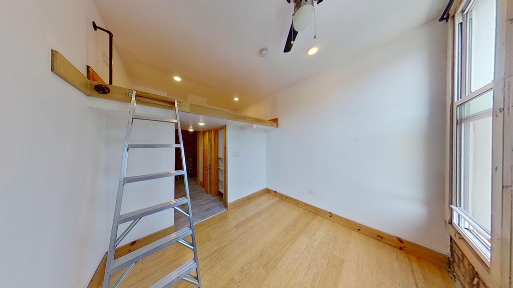 119 Weirfield Street - Photo 6