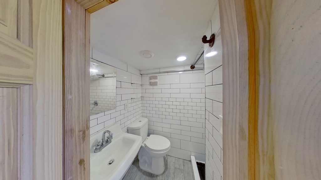 119 Weirfield Street - Photo 4