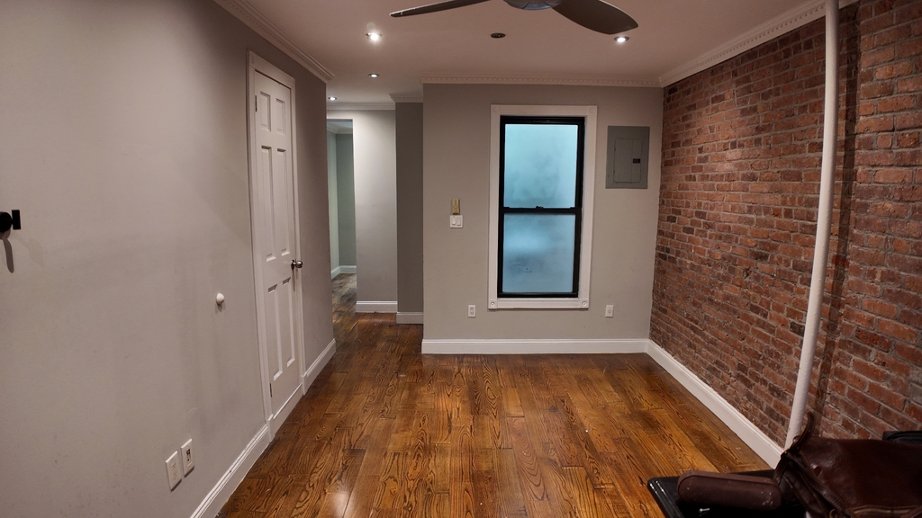 West 52nd Street - Photo 1