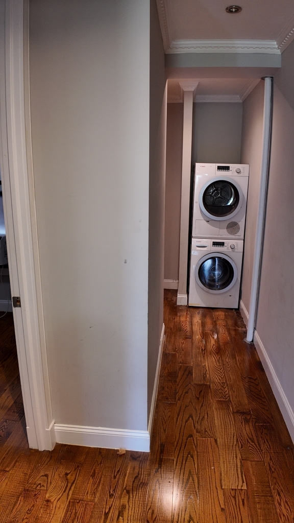 West 52nd Street - Photo 3