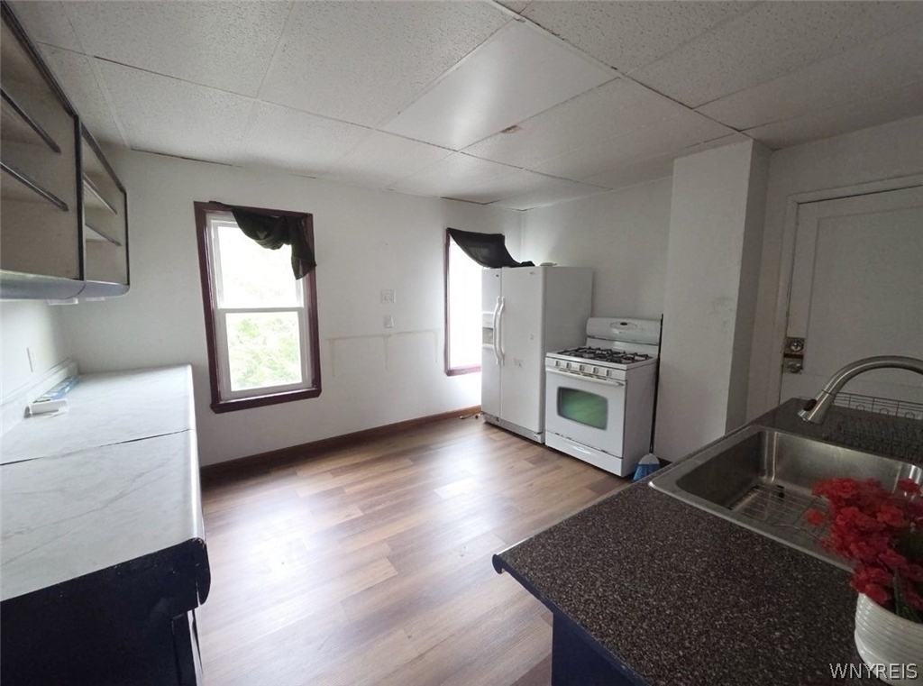 1037 Walden Avenue - Photo 10
