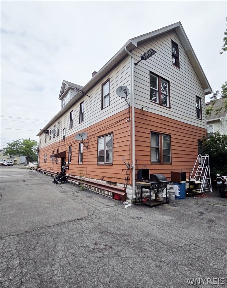 1037 Walden Avenue - Photo 14