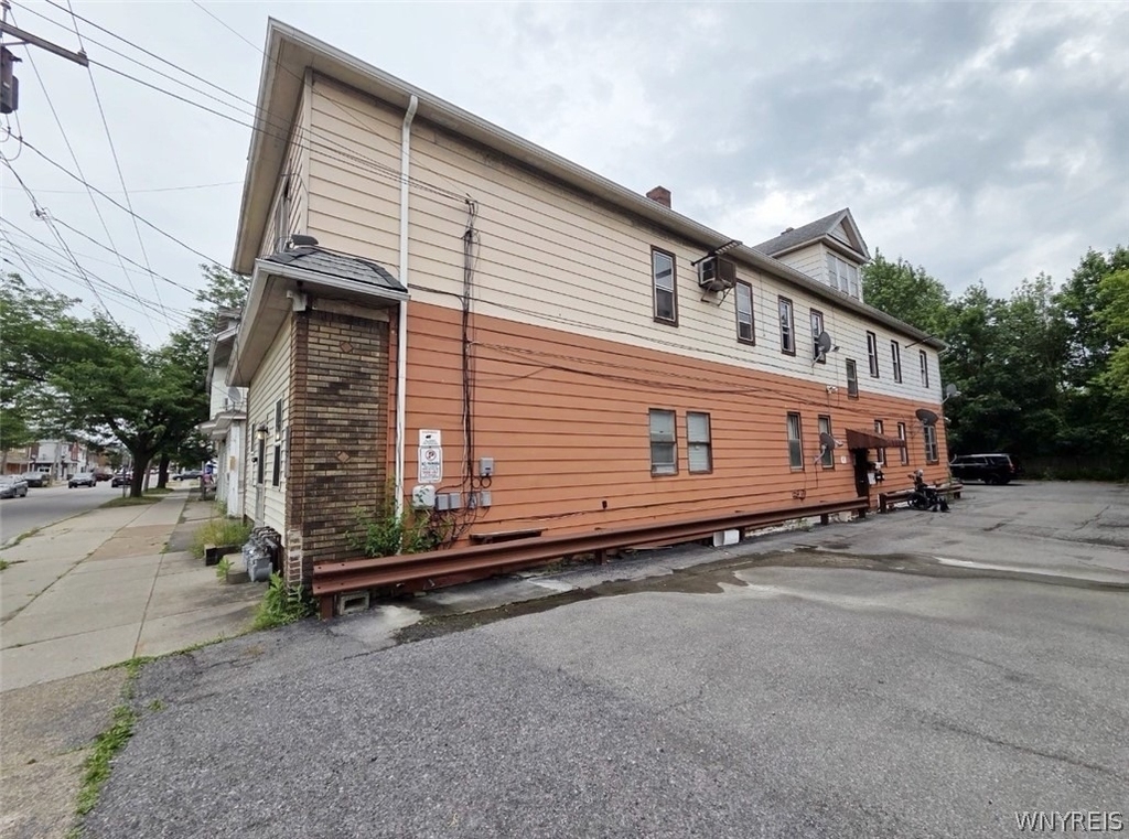 1037 Walden Avenue - Photo 13
