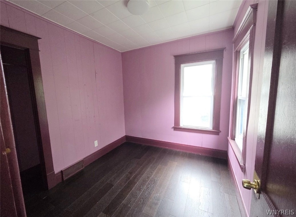 1037 Walden Avenue - Photo 2