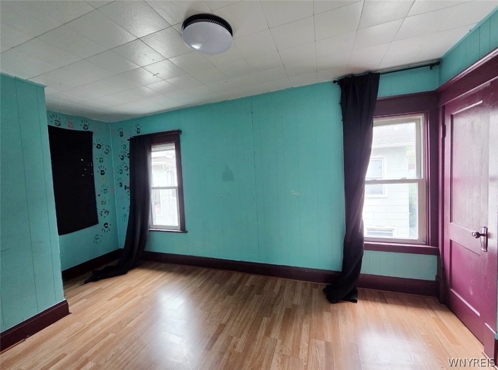 1037 Walden Avenue - Photo 9