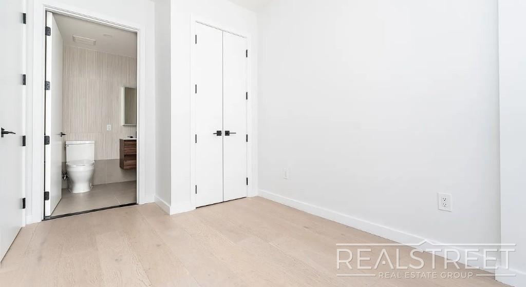 37-25 32nd Street - Photo 4