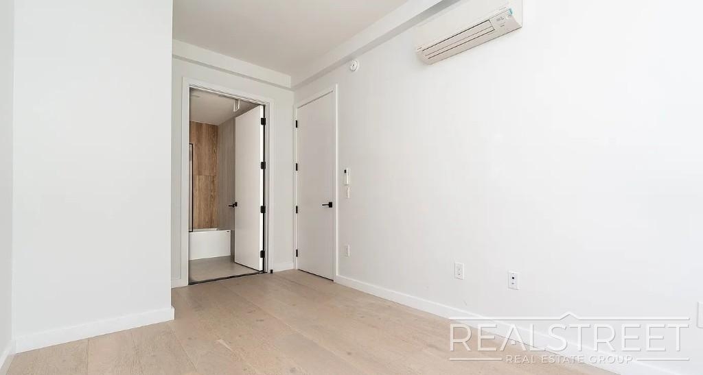 37-25 32nd Street - Photo 5