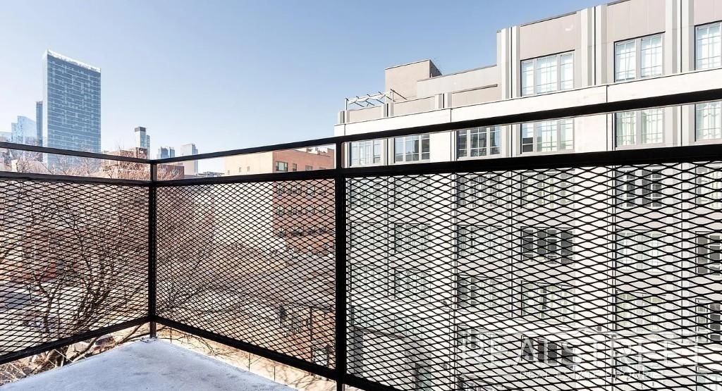 37-25 32nd Street - Photo 12