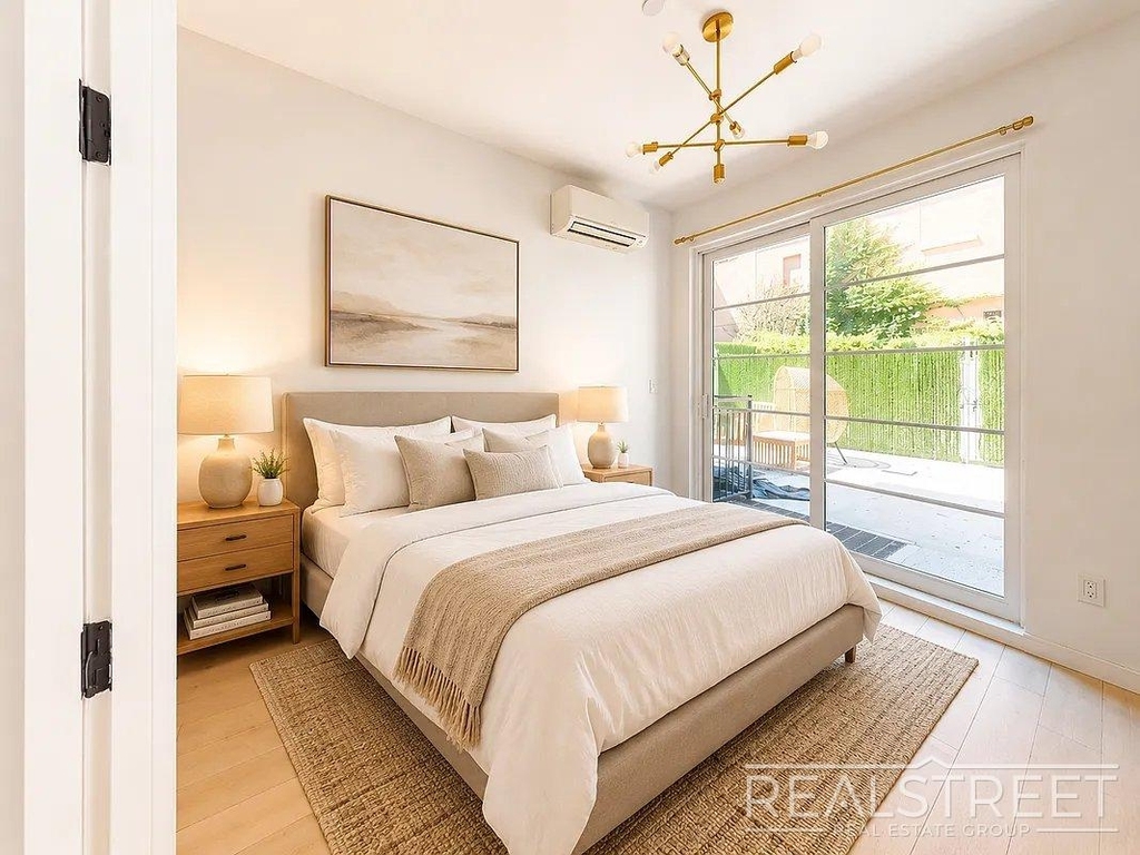978 Kent Ave - Photo 5