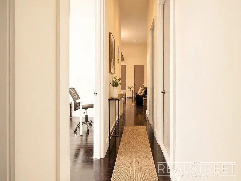 105 Weirfield St - Photo 7