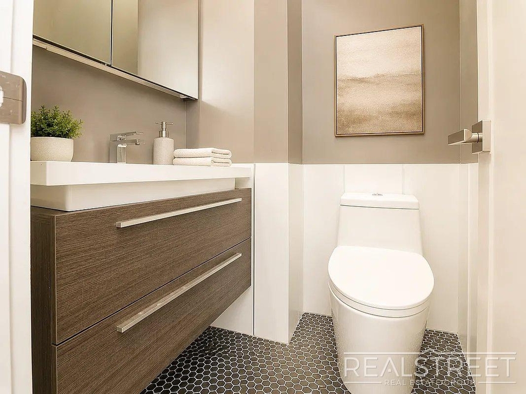 105 Weirfield St - Photo 9