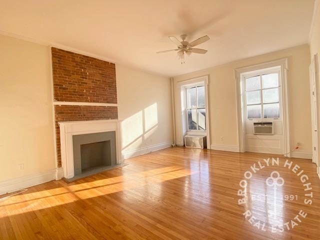 143 Montague Street - Photo 2