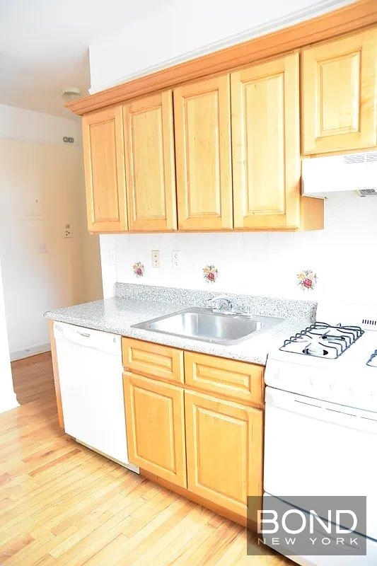 Ocean Avenue - Photo 2