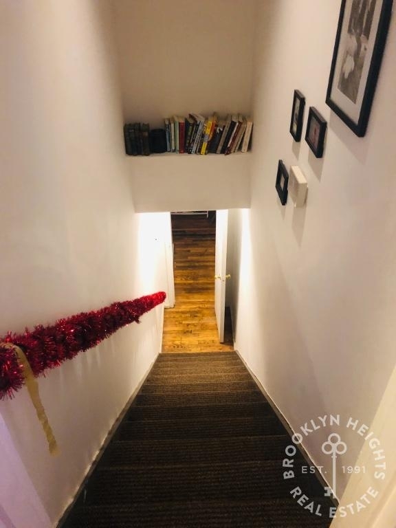 211 Clinton St. - Photo 9