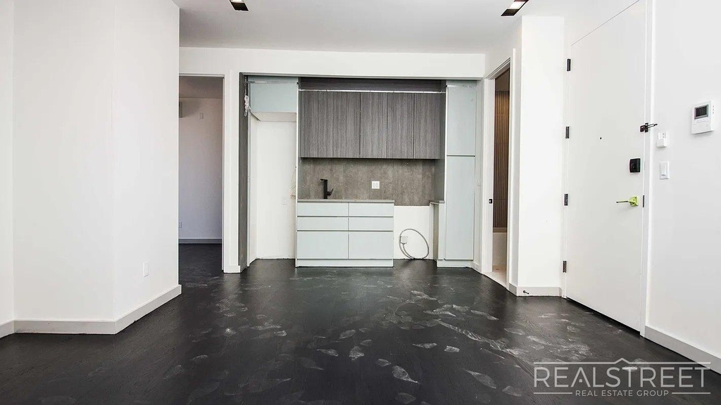 225 Winthrop St - Photo 6