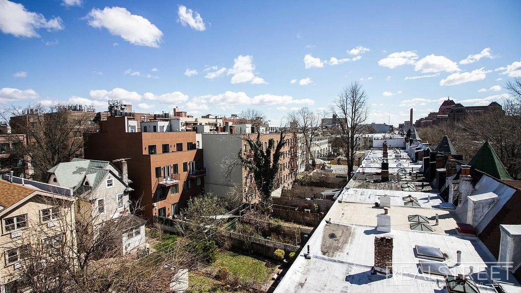 225 Winthrop St - Photo 12