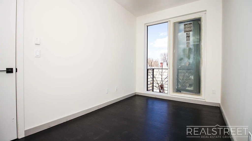225 Winthrop St - Photo 9