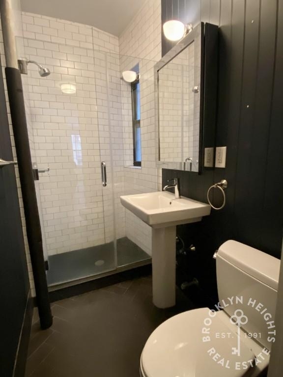 63 Montague Street - Photo 10