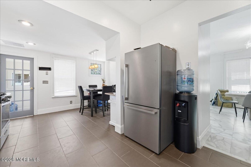 496 W Park Avenue - Photo 5