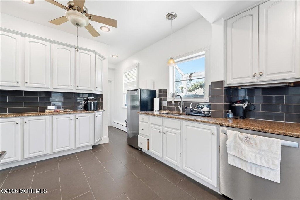 496 W Park Avenue - Photo 4