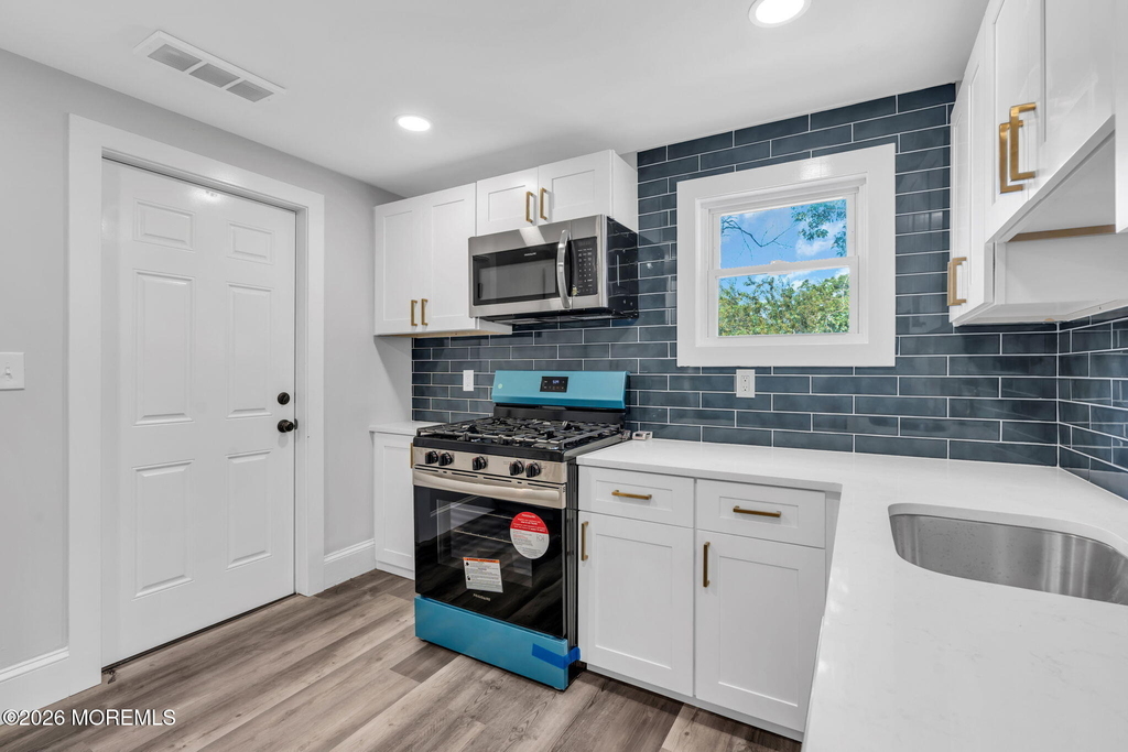 209 Atkins Avenue - Photo 2