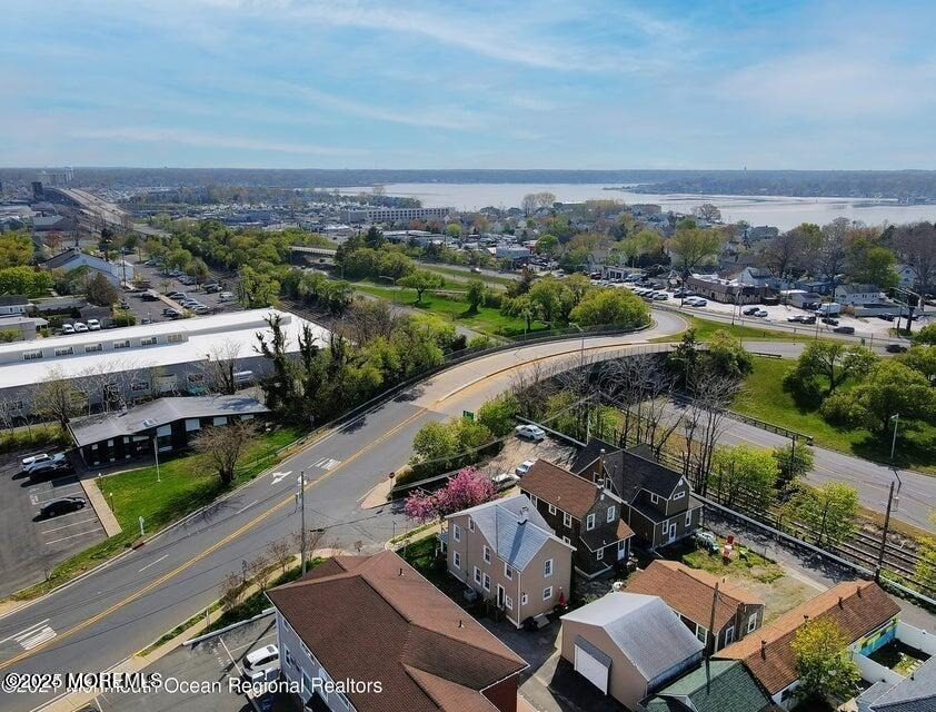 612 Sylvania Avenue - Photo 3