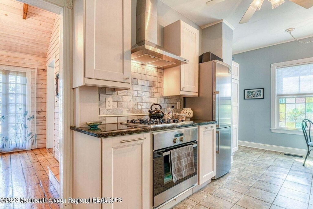 131 Cookman Avenue - Photo 2