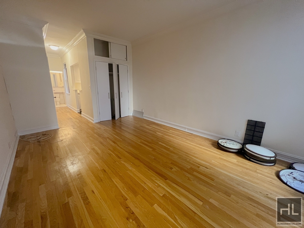 West 68th Street - Photo 1