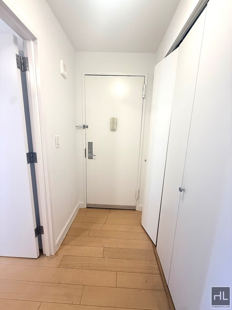 East 39th Street - Photo 9