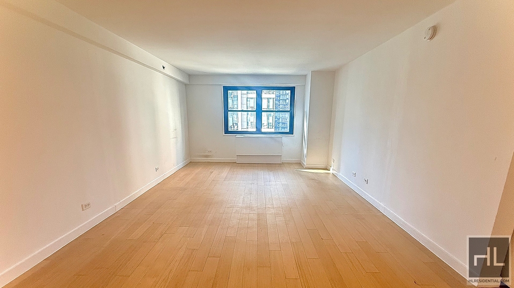 East 39th Street - Photo 1
