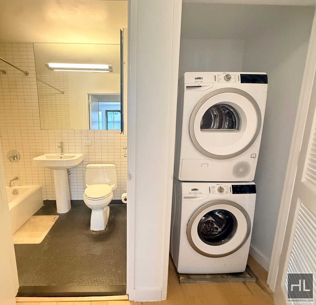 East 39th Street - Photo 3