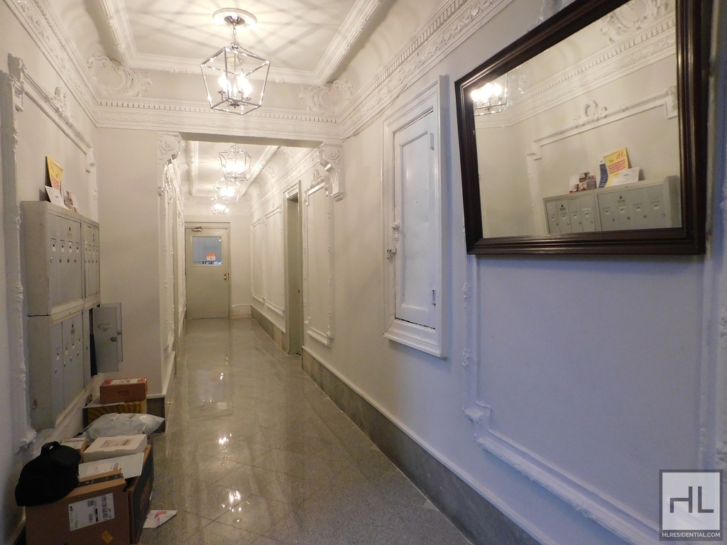 17 Street - Photo 4
