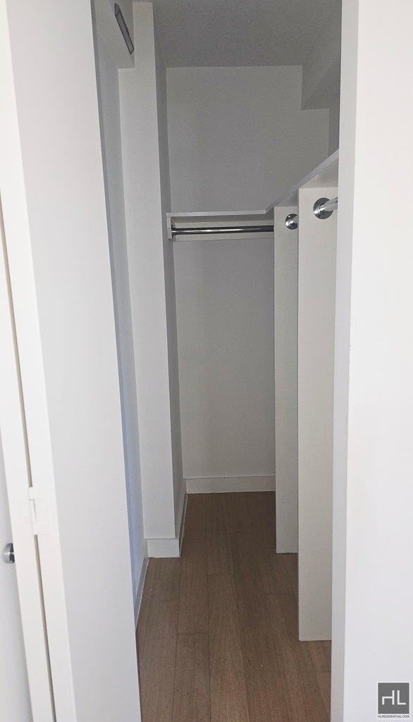 East 39th Street - Photo 5