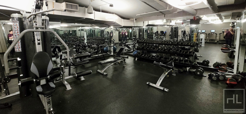 East 39th Street - Photo 17