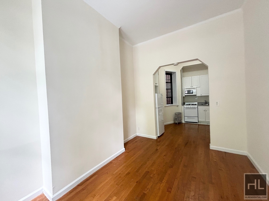East 38 Street - Photo 1