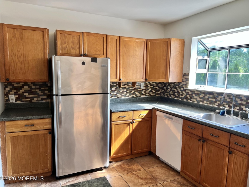 12 White Drive - Photo 9