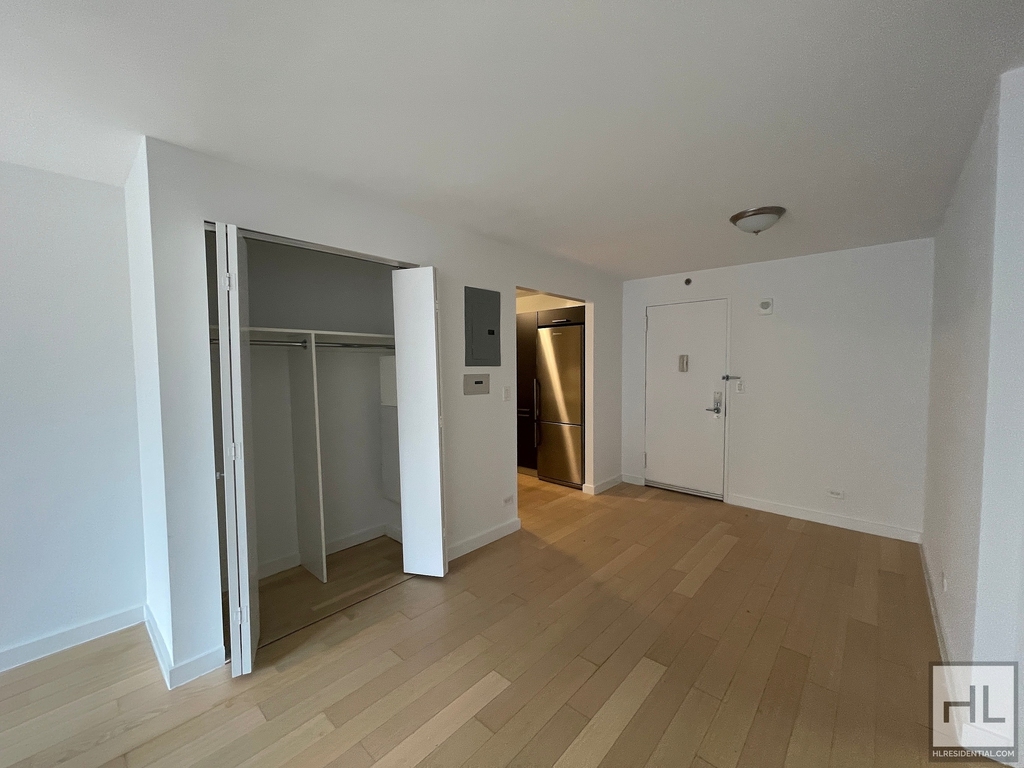East 39th Street - Photo 1