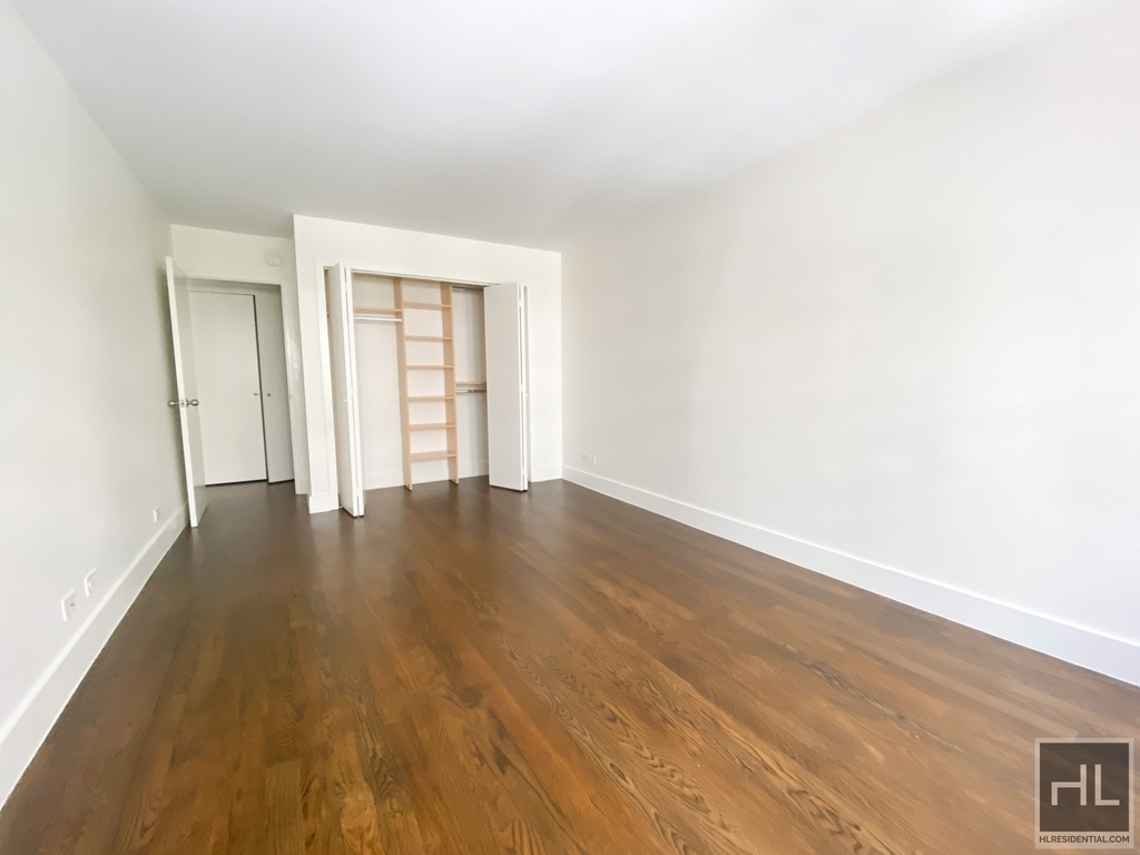 East 63 Street - Photo 3