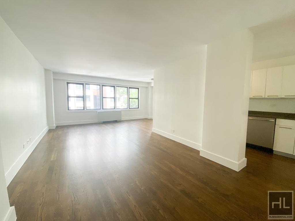 East 63 Street - Photo 0