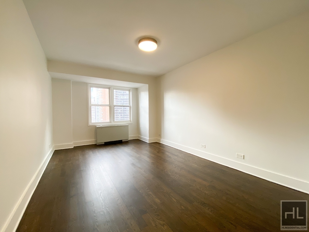 East 63 Street - Photo 1