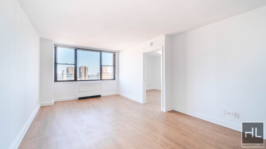 East 27th Street - Photo 8