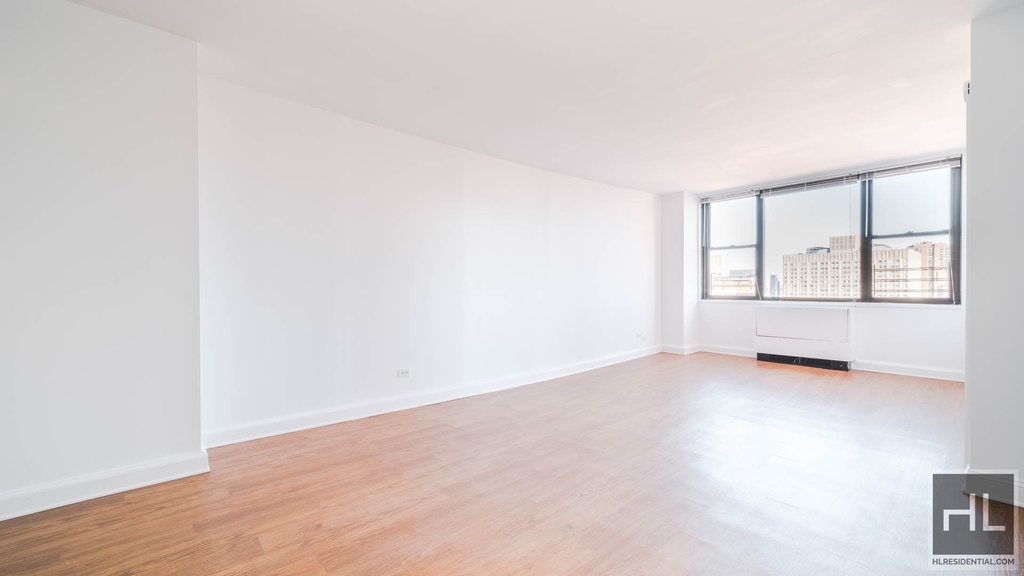 East 27th Street - Photo 7