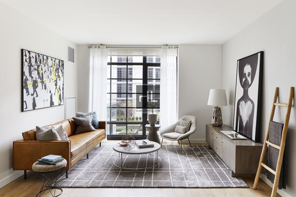 39th Avenue - Photo 1