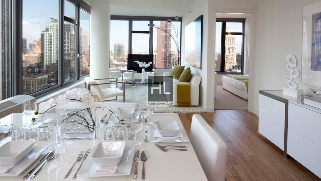 West 29th Street - Photo 4
