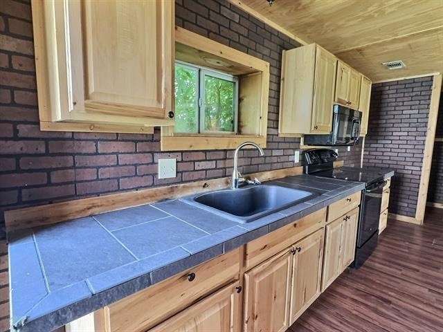 10669 Mineral Wells Highway - Photo 9