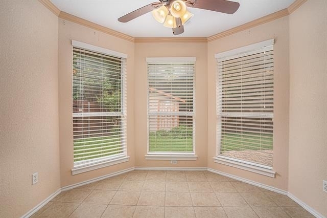 1307 Hyde Park Boulevard - Photo 8